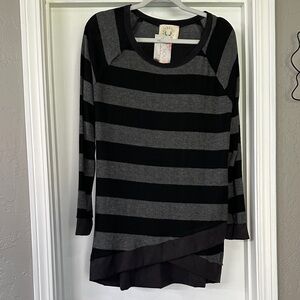 Fantastic Fawn Black and Gray Striped Women's Sweater